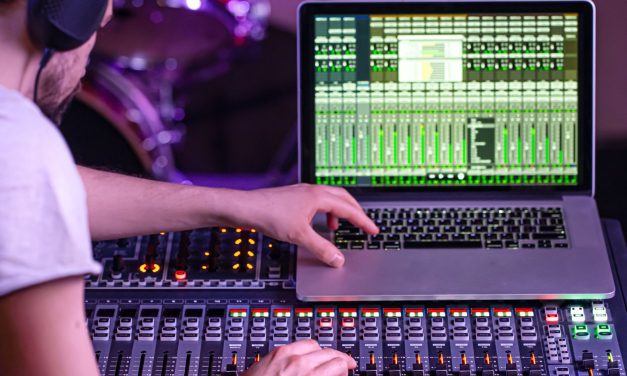 Benefits of Using Hardware Synths in EDM Production