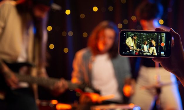 Streaming the Stage: Marketing Virtual Concerts and Fan Incentives