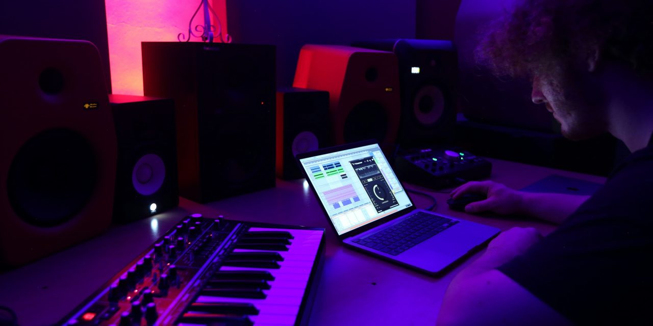 The Feedback Loop: How Your Gear Quietly Shapes Every Mix Decision 
