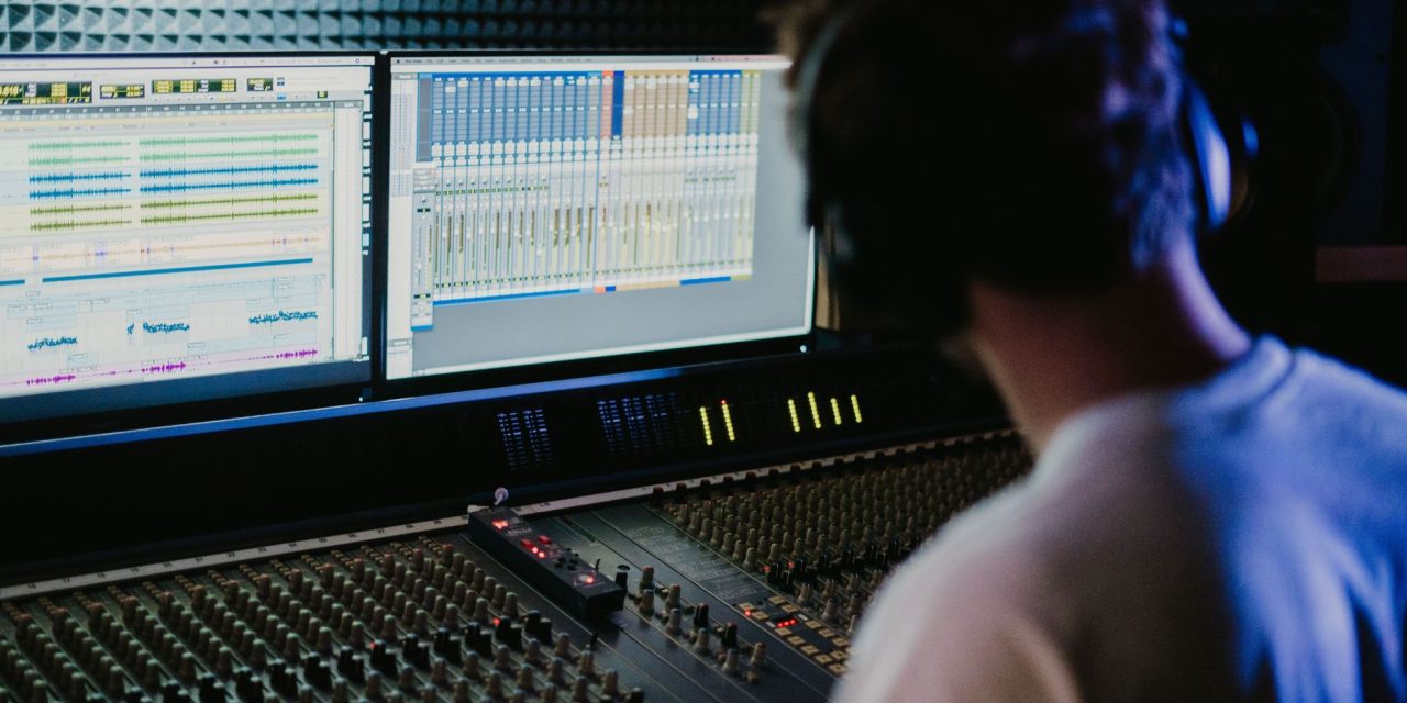 Why More Producers Are Turning to Reference Tracks for Better Mixes 